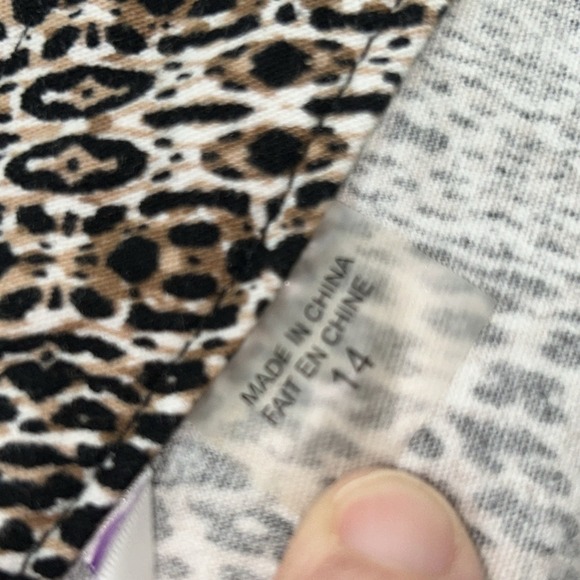 Tanjay Women's Size 14 Animal Print Bodycon Capri Pants - Picture 9 of 11